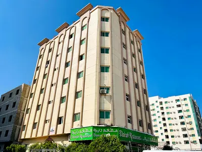 للبيع بناية استثمارية في الشارقة منطقة النباعة حي الشرق
