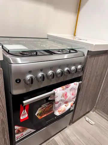 Geepas 4 Burner Gas Cooker with Oven and Grill, are new never used