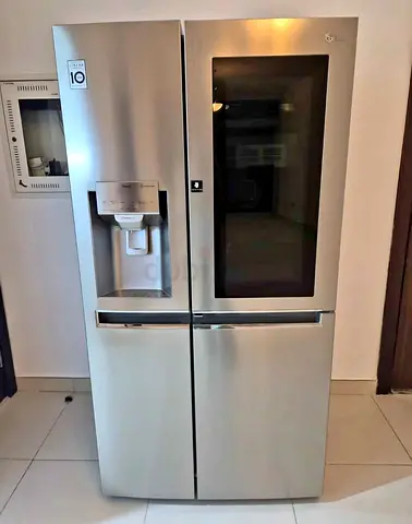 LG French Door Refrigerator with InstaView and Water Dispenser - Silver