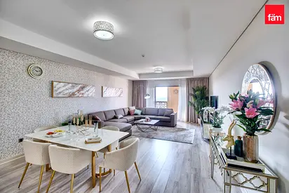 Bills Included / Fantastic Views|Available August