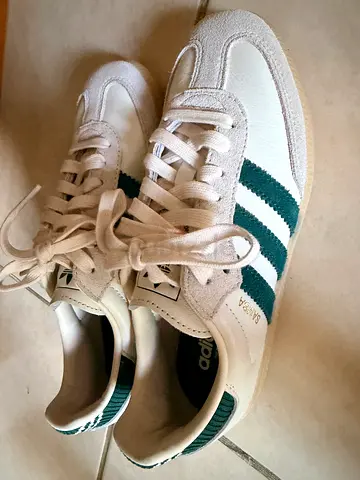 Selling brand new Adidas SAMBA OG SHOES