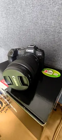 Canon R8 and 24-105 lens and UV filter