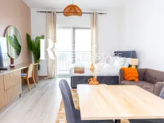Vacant Fully Furnished Studio Ready to Move