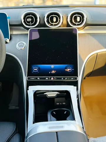 2025 Mercedes-BENZ C-CLASS — миниатюра 11