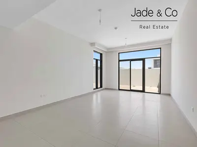 Community Expert | Single Row | Great Location