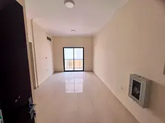 One bedroom, living room, bathroom with balcony, central air conditioning, second tenant, maintenanc