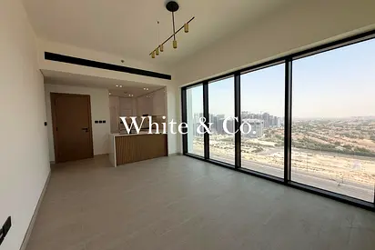 High Floor | Fitted Kitchen | Corner Unit