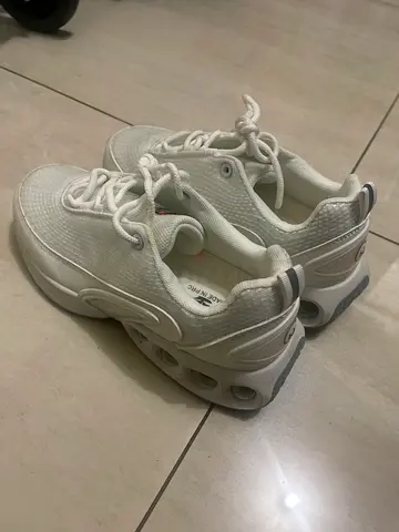 White Size 39 Air Max Sneakers