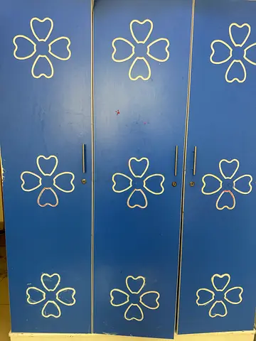 Blue childrens wardrobe / chest of drawers in good condition