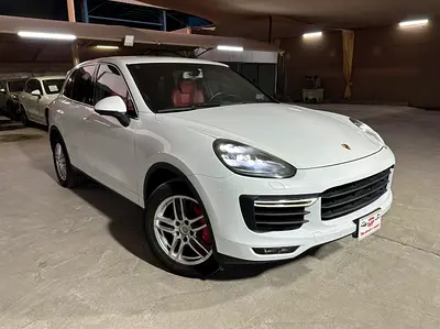 2016 Porsche CAYENNE — миниатюра 7