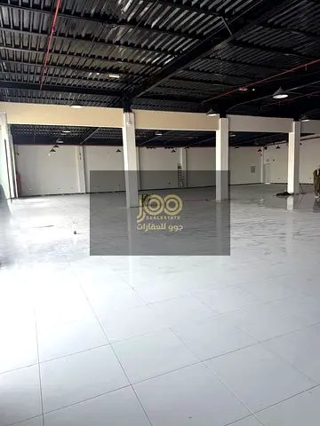 Showroom warehouse with a backflow suitable for various operational tasks, 220V electricity.