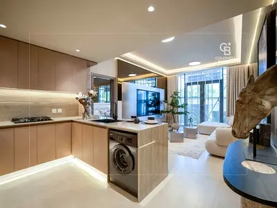 Spacious | Elegant | Courtyard View