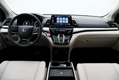 صورة 13 لـ 2025 Honda ODYSSEY