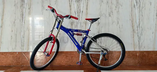 Full suspension DH/Freeride Mountain bike/MTB
