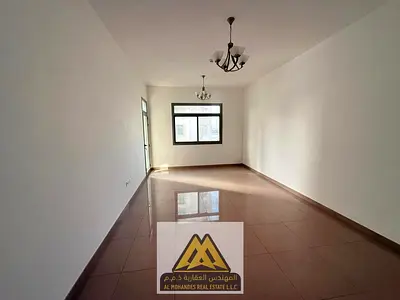Second tenant, excellent condition. 2 bathrooms. Balcony with natural light and ventilation. Built-in wardrobes. New building for families only.