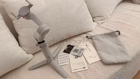 DJI OM 6 SE Smartphone Gimbal with Mini Tripod and pouch - Good Condition