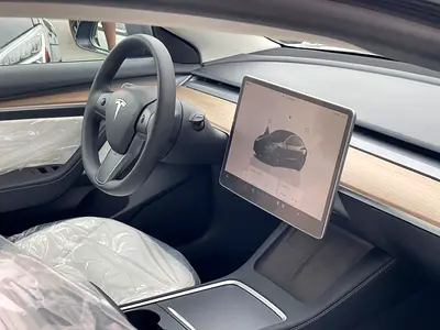 2023 Tesla MODEL 3 — фото 8
