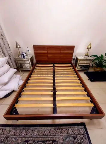 Bed without mattress 160x200 without side table