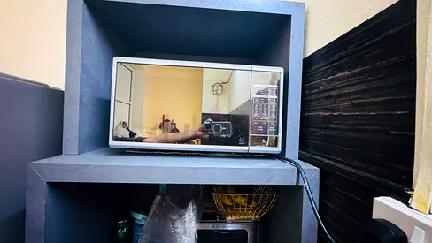 LG Microwave Oven – Good Working Condition