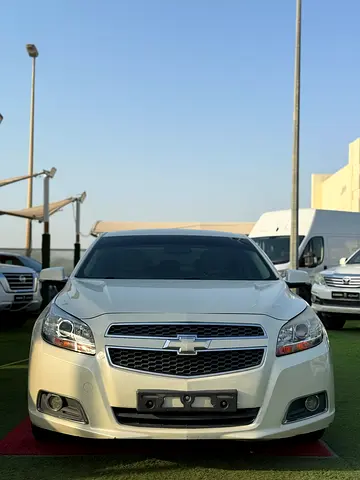 2013 Chevrolet MALIBU photo 2