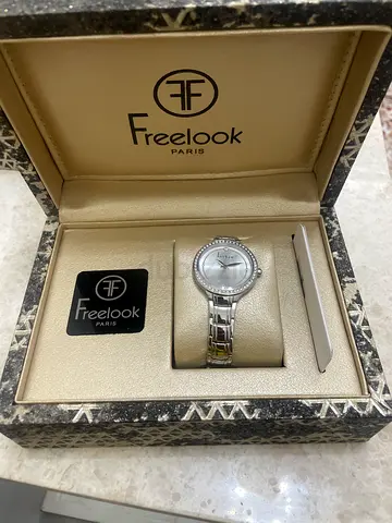 Freelook Paris ladies silver wristwatch with box - good condition