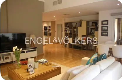 Vacant | Fully Upgraded | Low Floor