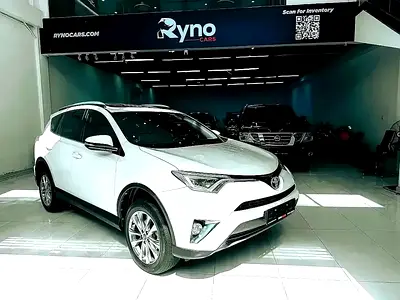 Massive Price Drop!!! // AED 2,600 // 20%DP // 2016 Toyota Rav 4 VXR 2.5L V4