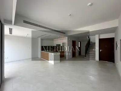 Open-Plan 3BR Villa | La Rosa 5 | Garden & Balcony