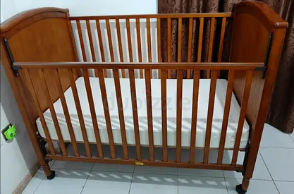 Junior Crib/Cot with Mattress in very good condition