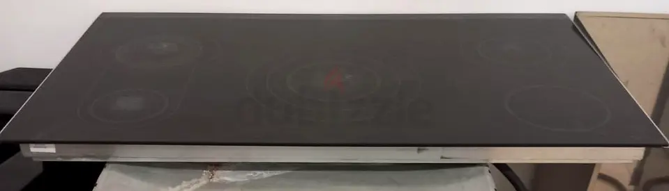 Used Black Glass Ceramic Electric Cooktop - 5 Burners