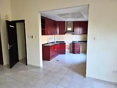 Spacious Studio I Next to Metro Station