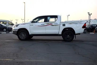 2026 Toyota HILUX 缩略图 10