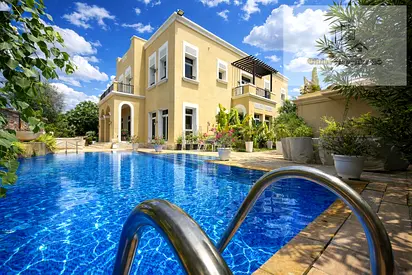 Spacious Villa | Swimming Pool | Covered Parking