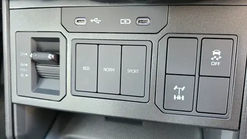 2026 Toyota HILUX 照片 13
