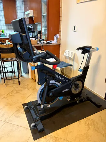 Freemotion CoachBike™ b22.7 (Commercial Grade) – Like New