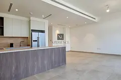 VACANT TOWNHOUSE | PRIVATE OUTDOOR SPACE | READY TO MOVE IN
