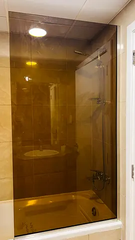 Shower glass tinted