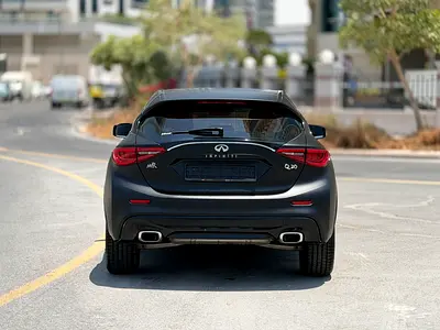 2017 Infiniti Q30 照片 15