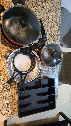 Assorted Kitchen Cookware Set with Cutlery Organizer
