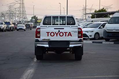 2026 Toyota HILUX 缩略图 7