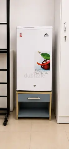 Single-door mini refrigerator - good condition