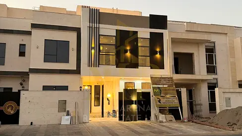 فيلا من المالك مباشر تشطيب شخصي ع شارع رئيسي طابقين وروف بسعر شامل رسوم التسجيل والتمليك  ومكيفات  وكهرباء ومية