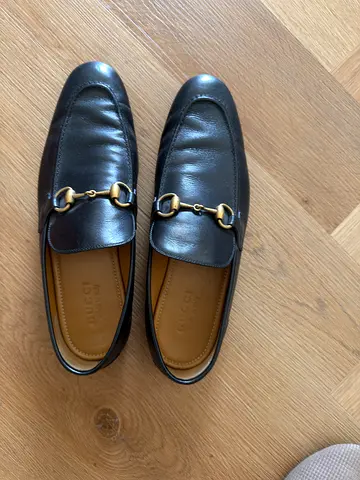 Authentic Gucci mens shoes for sale size 42