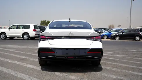 2025 Hyundai ELANTRA 缩略图 3