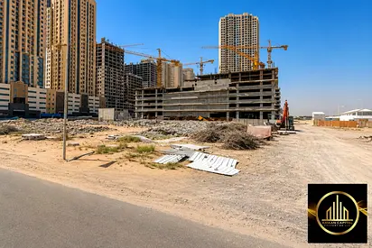 Residential and commercial plot (G+41) directly on Sheikh Mohammed bin Zayed Street, freehold