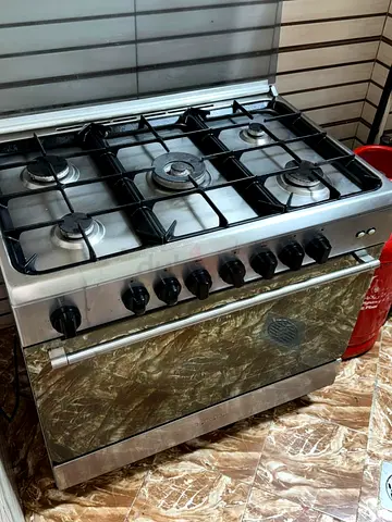 Five Burner Gas Range with Oven بتوجاز ايطالي 5 عيون للبيع يعمل بالغاز