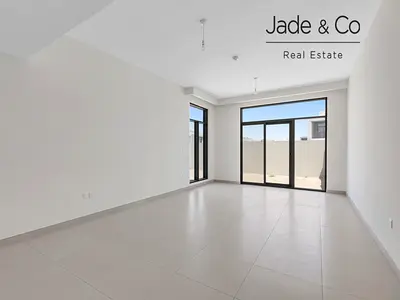 Community Expert | Single Row | Great Location