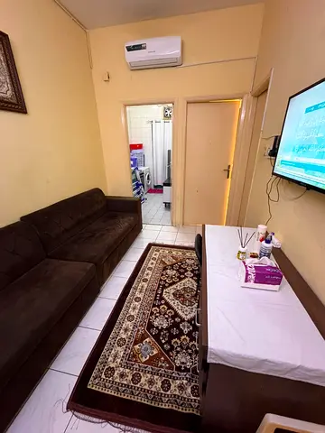 One-bedroom apartment with a living room in Al Qasimia (Al Mahatta area), located opposite "Every Day" and Al Mahatta Park. It is fully equipped with
