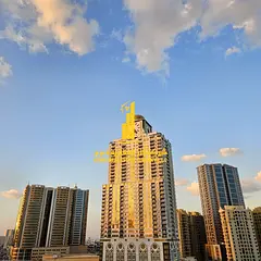 First occupancy, luxurious and elegant one-bedroom apartment, fully furnished with brand new, high-e