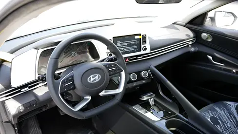 2025 Hyundai ELANTRA 缩略图 5